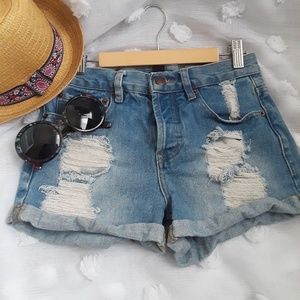 Final sale Forever 21 destroyed High waist shorts 24
